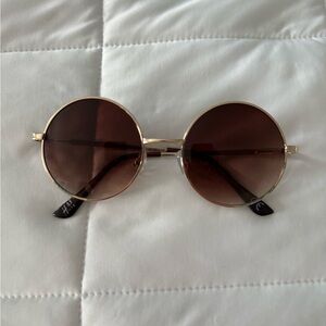 3 pairs sunglasses